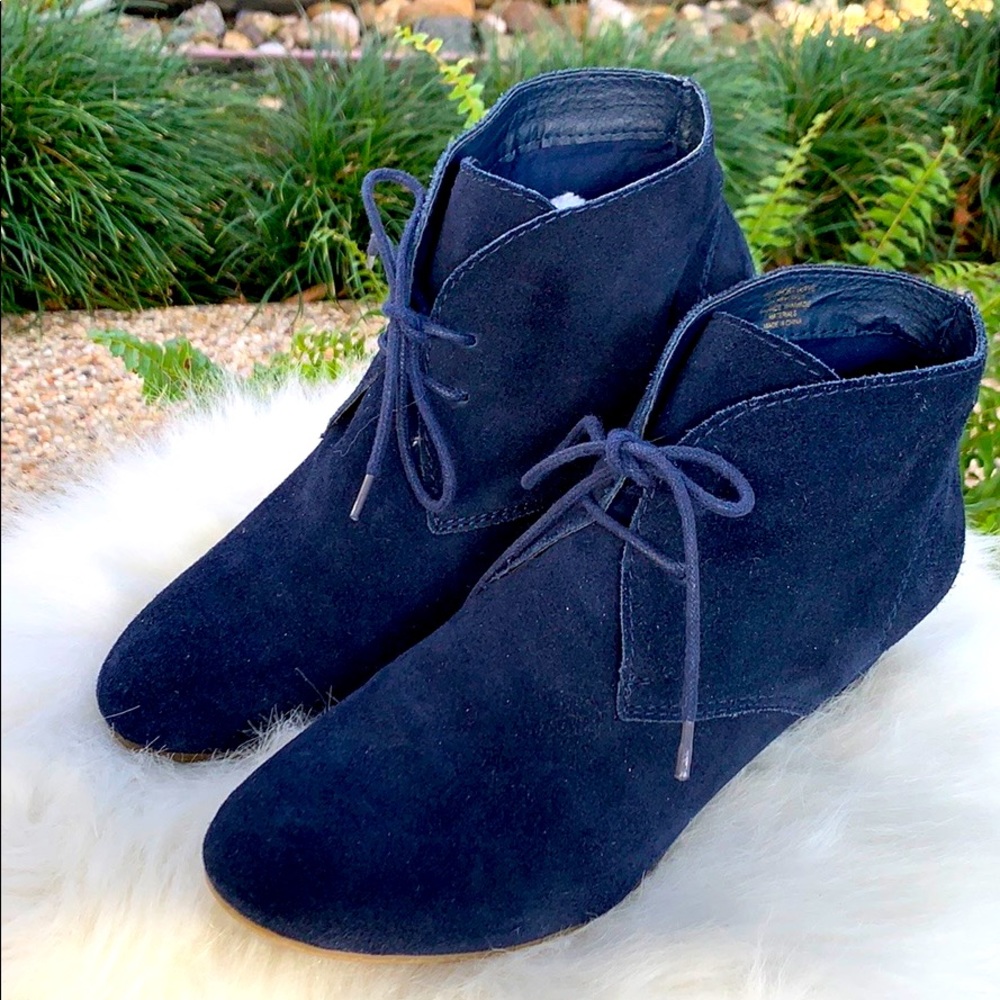 Crown Vintage Suede Navy Ankle Booties Size 10